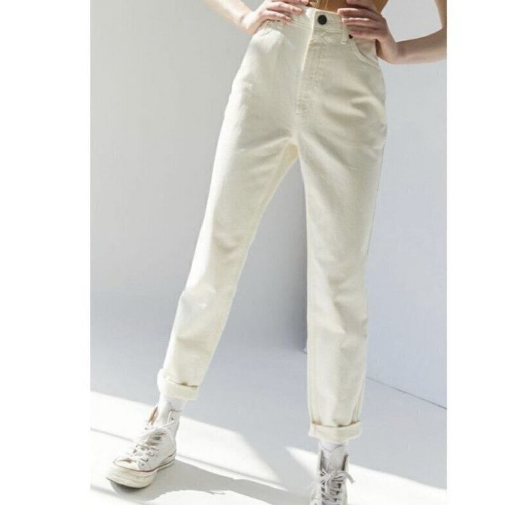 BDG from Urban Outfitters High-Rise Mom Jeans  Ecru Size 28